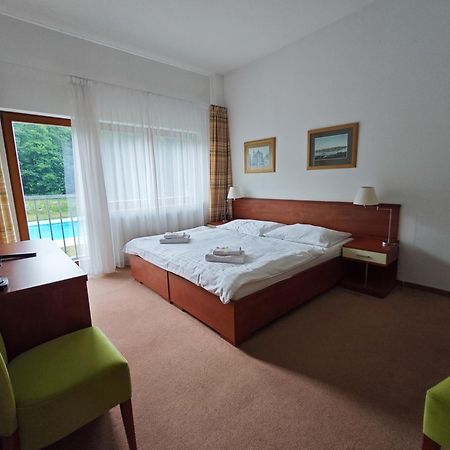 Geyserpark Village Карлови Вари Екстериор снимка